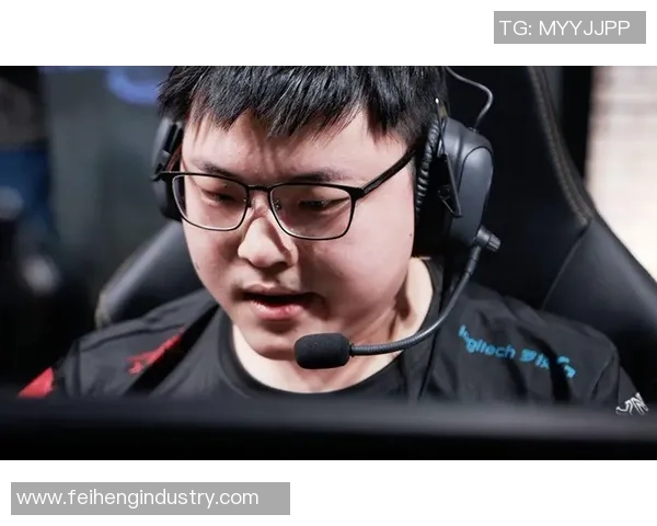 RNG战队在精英赛中以71分稳居积分榜首位引发关注 RNG战队在精英赛中以71分稳居积分榜首位引发关注