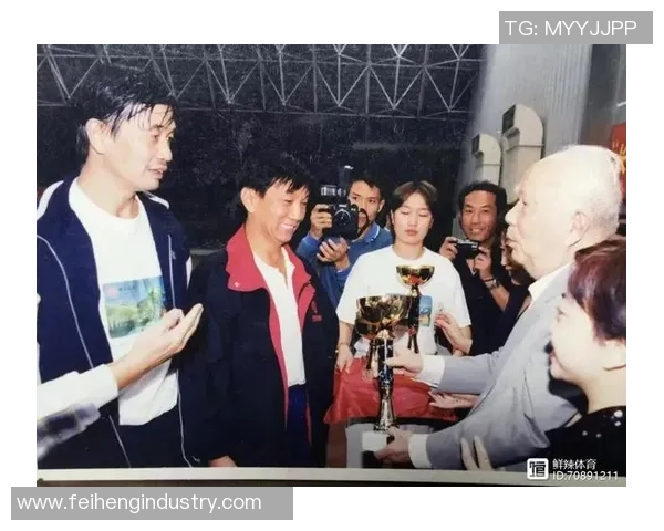 对话张芳：回顾她的网球生涯与未来展望的深度访谈